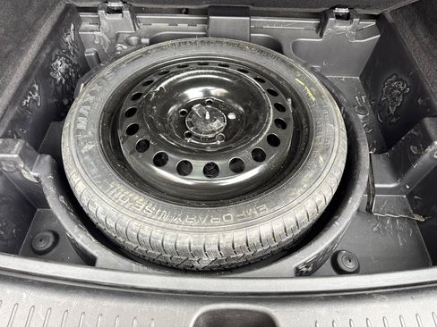 Used 2019 Cadillac XT4 Luxury w/ Cold Weather Package image 37