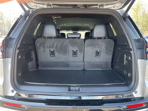 Used 2024 GMC Acadia Denali image 23