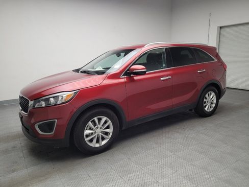 Used 2017 Kia Sorento LX w/ LX V6 Convenience Package FWD image 2