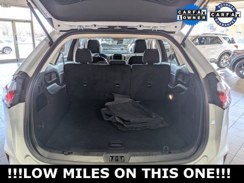 Used 2024 Ford Edge SE image 18