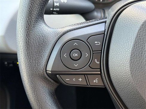 Used 2025 Toyota Corolla LE image 24