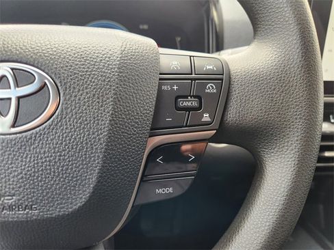 Used 2026 Toyota Camry LE w/ Convenience Package FWD image 31