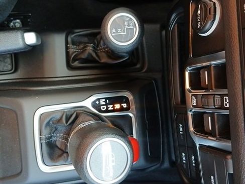 New 2025 Jeep Gladiator Sport image 44