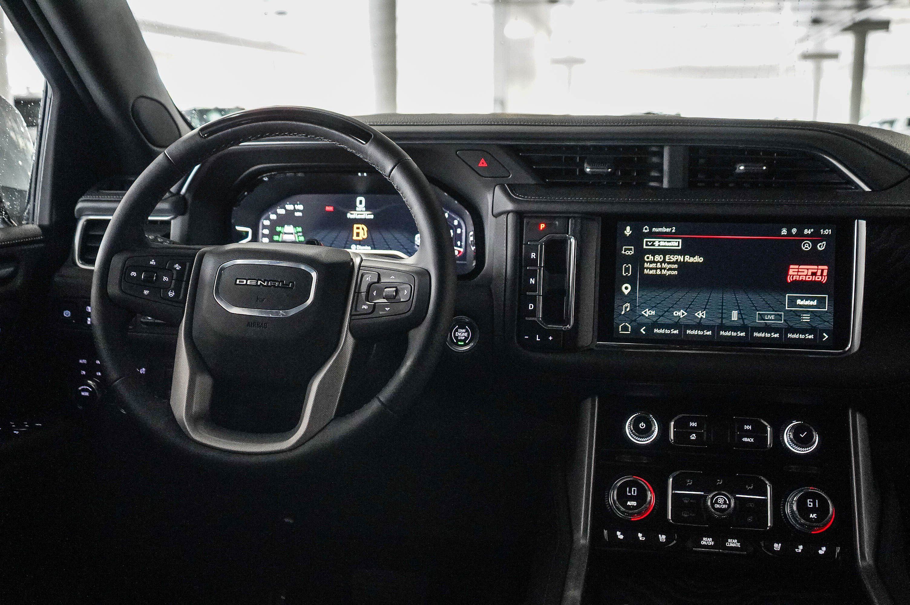 Used 2024 GMC Yukon Denali w/ Advanced Technology Package AWD/4WD image 15