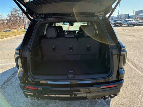 New 2026 Chevrolet Traverse High Country image 16