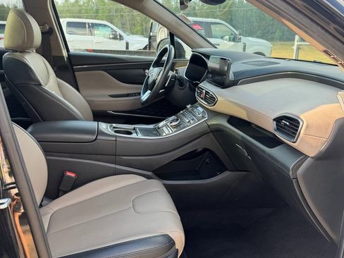 Used 2023 Hyundai Santa Fe SEL w/ Premium Package image 9