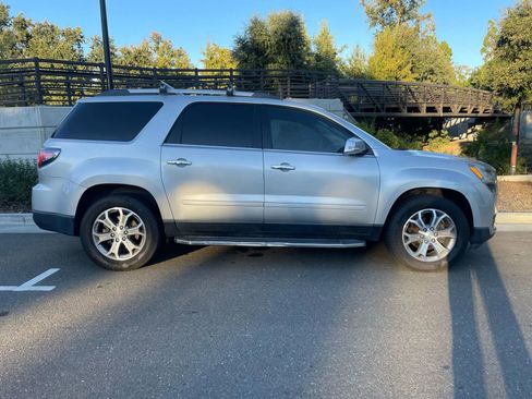 Used 2014 GMC Acadia SLT image 2
