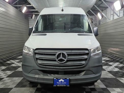 Used 2023 Mercedes-Benz Sprinter 2500 image 3