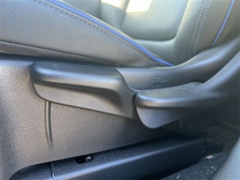 Used 2025 Buick Encore GX Sport Touring w/ Black Roof Package image 12