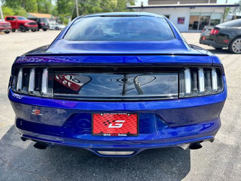 Used 2015 Ford Mustang Coupe image 4
