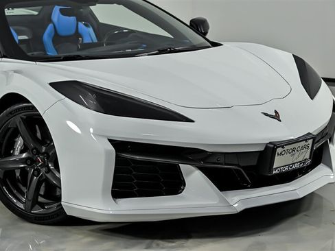 Used 2023 Chevrolet Corvette Z06 w/ Stealth Interior Trim Package RWD image 2