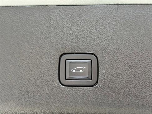 Certified 2023 Chevrolet Traverse LT image 15