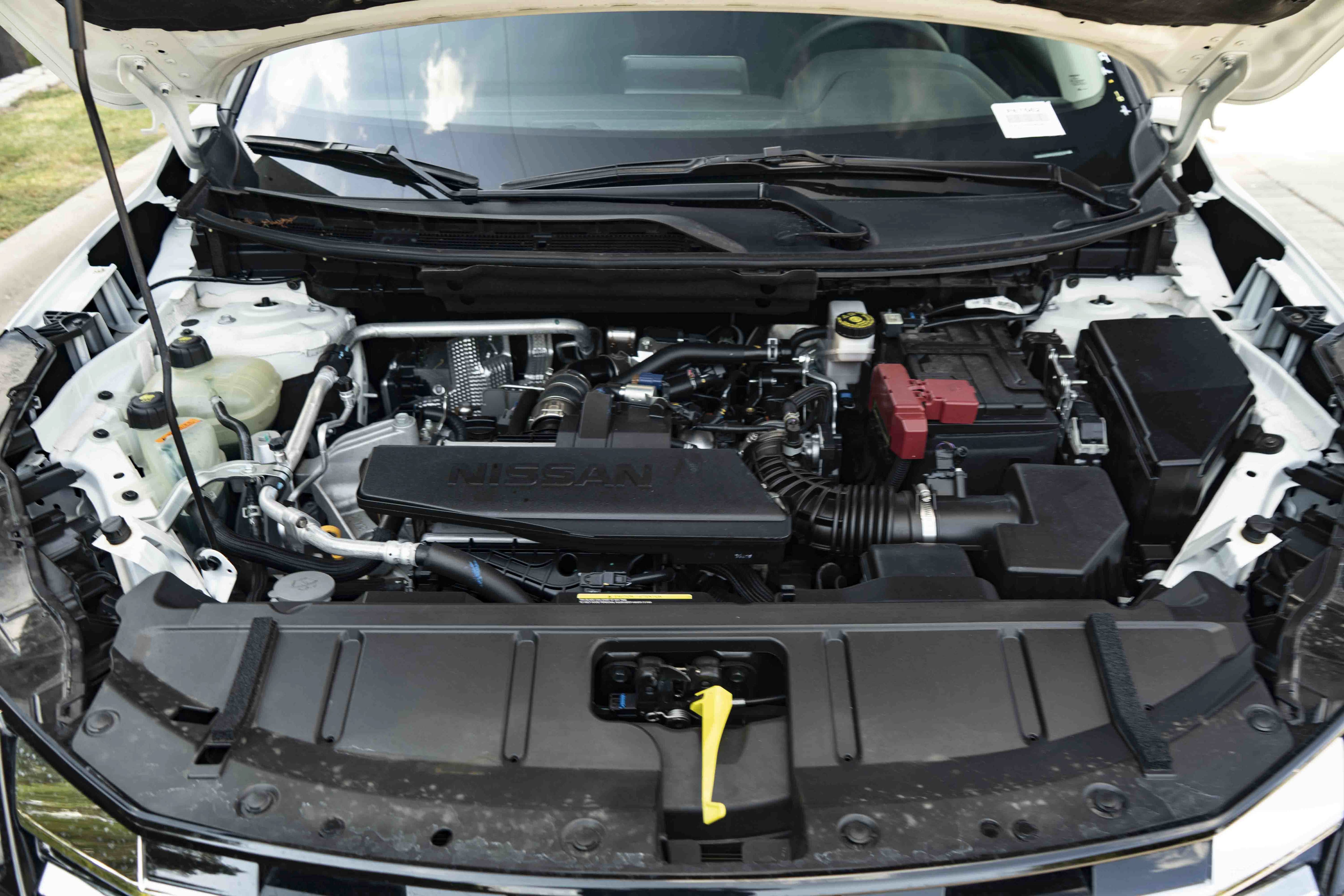 Used 2025 Nissan Rogue S FWD image 37