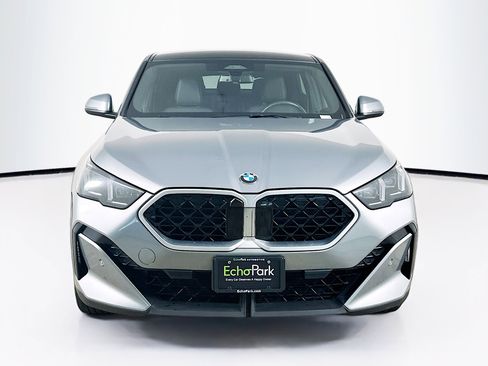 Used 2025 BMW X2 xDrive28i AWD/4WD image 2
