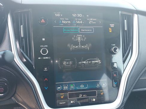 Used 2025 Subaru Outback Premium w/ Popular Package #1A image 16