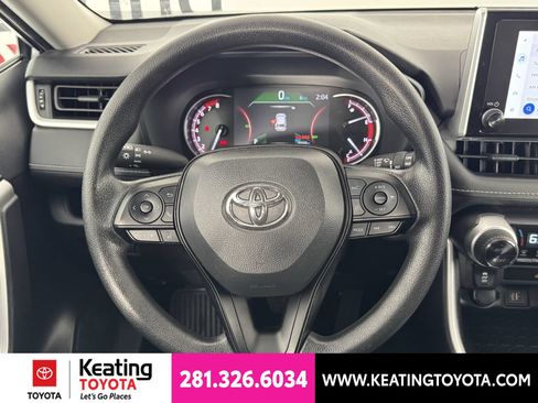 Used 2025 Toyota RAV4 XLE AWD/4WD image 28