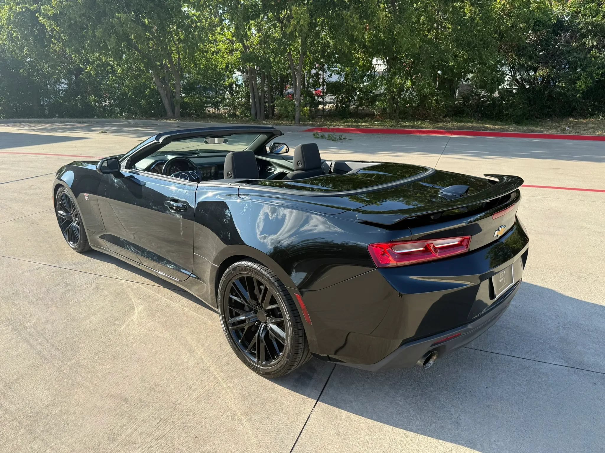 Used 2018 Chevrolet Camaro SS RWD image 7