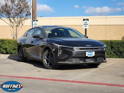 New 2025 Kia K4 LXS