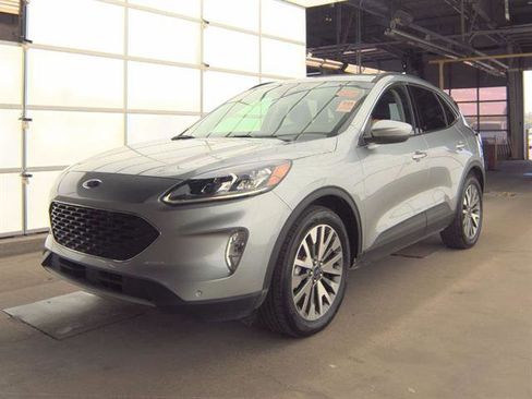 Certified 2022 Ford Escape Titanium w/ Class II Trailer Tow Package AWD/4WD image 8