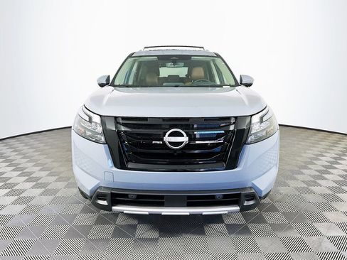 New 2025 Nissan Pathfinder Platinum w/ Black Appearance Package image 4