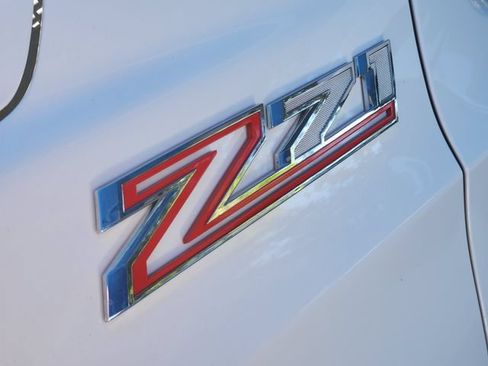 Used 2022 Chevrolet Tahoe Z71 w/ Luxury Package AWD/4WD image 9