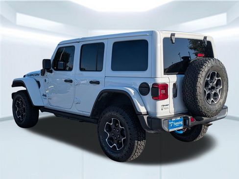 Used 2022 Jeep Wrangler Unlimited Rubicon 4xe AWD/4WD image 3