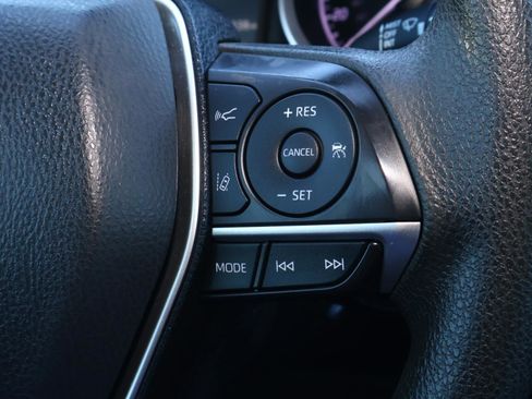 Used 2022 Toyota Camry LE image 23