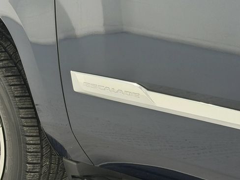 Used 2019 Cadillac Escalade Luxury RWD image 92