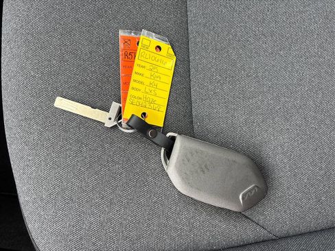 Used 2025 Kia K4 LXS image 33