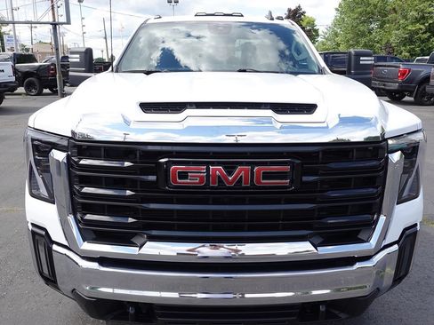 Used 2024 GMC Sierra 2500 Pro AWD/4WD image 6