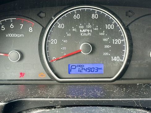 Used 2010 Hyundai Elantra GLS image 13