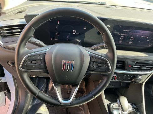 Used 2025 Buick Encore GX Preferred AWD/4WD image 11