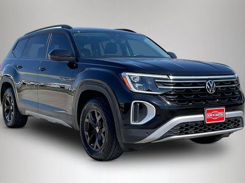 Used 2025 Volkswagen Atlas Peak Edition SE image 1