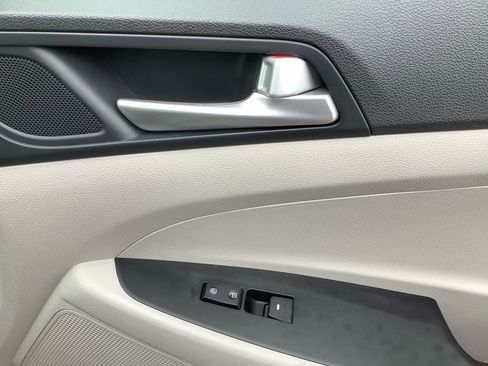 Used 2020 Hyundai Tucson SE AWD/4WD image 15
