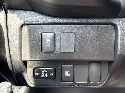 Used 2023 Toyota Tacoma SR AWD/4WD image 17