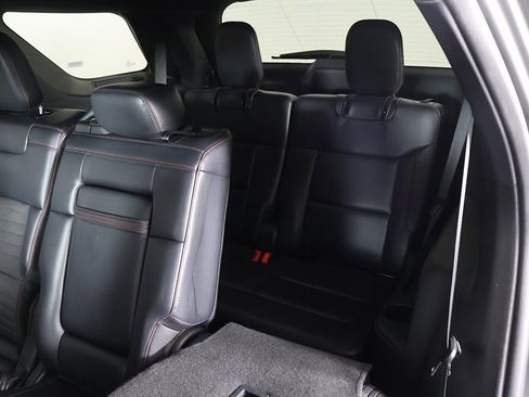 Used 2025 Ford Explorer ST-Line w/ ST-Line Street Pack image 36