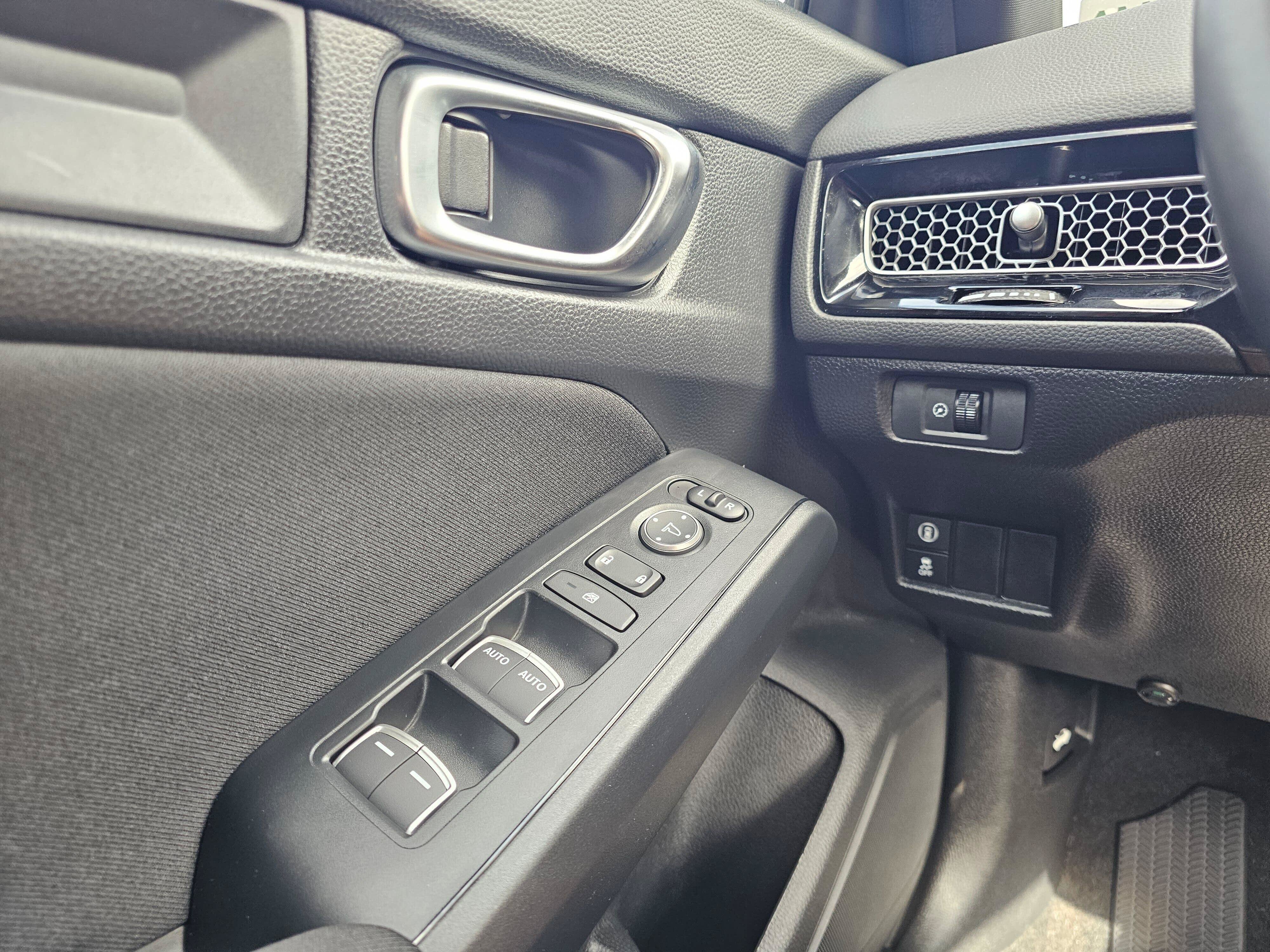 Used 2024 Honda Civic Sport image 32