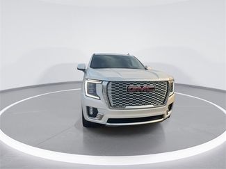 Used 2022 GMC Yukon XL Denali video 3