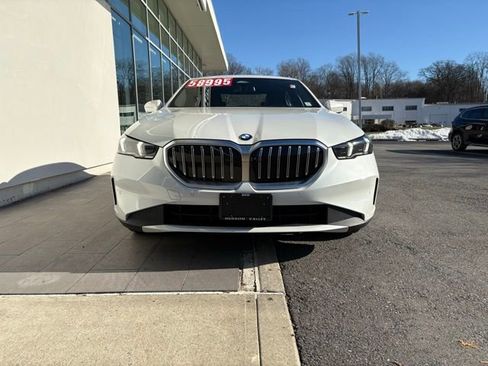 Used 2026 BMW 530i xDrive w/ Premium Package image 8