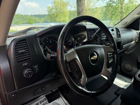 Used 2013 Chevrolet Silverado 2500 LT w/ Interior Plus Package AWD/4WD image 19