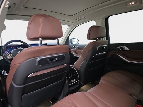 Certified 2024 BMW X7 xDrive40i image 13