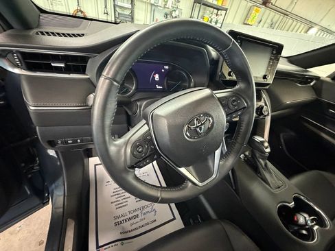 Used 2022 Toyota Venza XLE AWD/4WD image 14