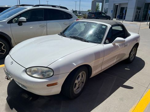 Used 1999 MAZDA MX-5 Miata RWD image 7