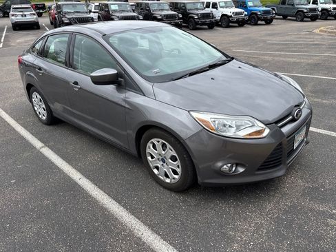 Used 2012 Ford Focus SE FWD image 1