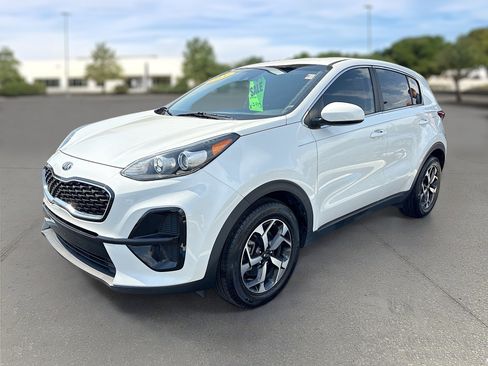 Used 2021 Kia Sportage LX image 3