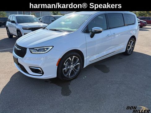 New 2026 Chrysler Pacifica Pinnacle w/ Trailer Tow Group image 3