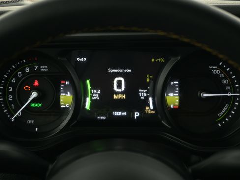 Used 2024 Jeep Wrangler Willys image 24