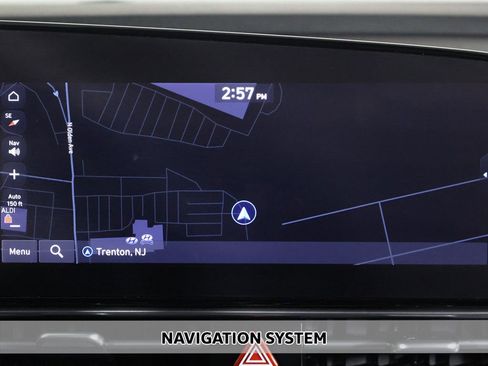 Used 2023 Hyundai Elantra Limited image 3