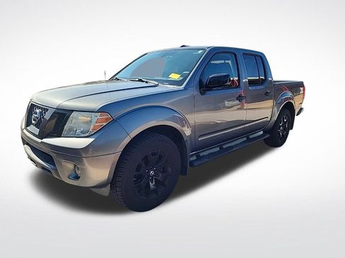 Used 2018 Nissan Frontier SV w/ Value Truck Package RWD image 2