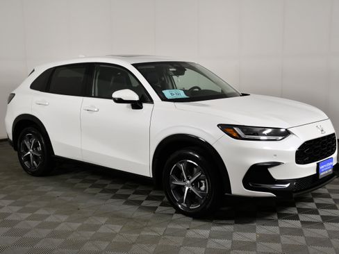 Used 2025 Honda HR-V EX-L image 4